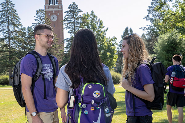 UNI Students on campus